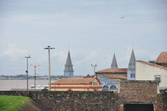 As inconfundíveis torres do Mercado Ver-o-Peso, em Belém - PA
